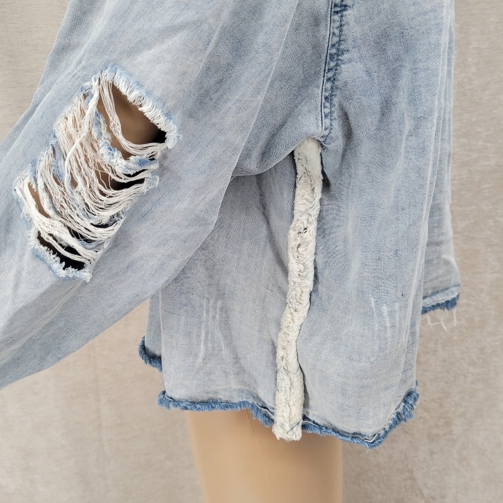 Vintage Havana Light Blue Denim Button Down Shirt Distressed Ragged Oversized - Picture 8 of 9